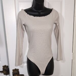 Abercrombie And Fitch Cream Long Sleeve Bodysuit Medium NEW
